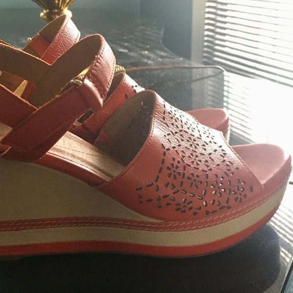 Clarks: Zia Graze Orange Platform Wedge Sandal - Picture 7 of 8